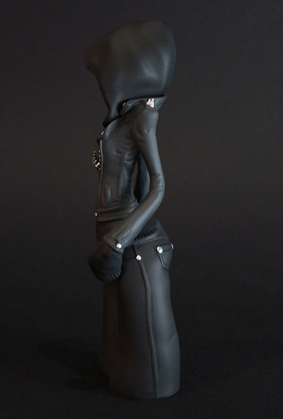 Obskure; SomeStrangeThings; Designer Toys; Toy Art; Barcelona; Strange Stuff; Some Strange Things; sculpt; Marcos Lorenzo; Goth; Punk; Barcelona