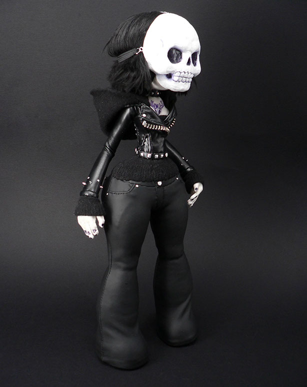 Obskure; SomeStrangeThings; Pussie Toys; Designer Toy; Toy Art; Barcelona; Some Strange Things; sculpt; Marcos Lorenzo; Barcelona; Clara Raurich