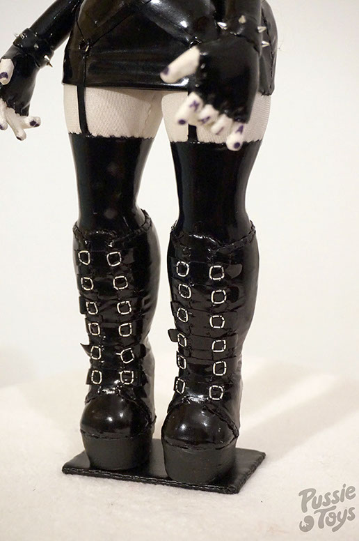 Three Times Never; SomeStrangeThings; Pussie Toys; Designer Toy; Toy Art; Barcelona; sculpt; Marcos Lorenzo; Barcelona; Clara Raurich